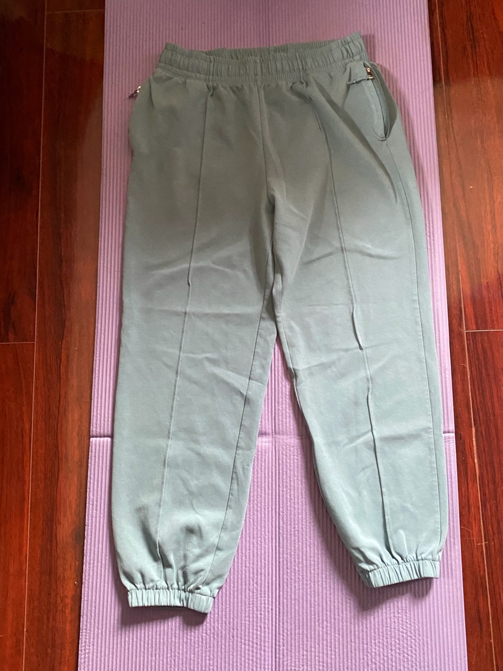 Old Navy Women's Chinos in Sage Green